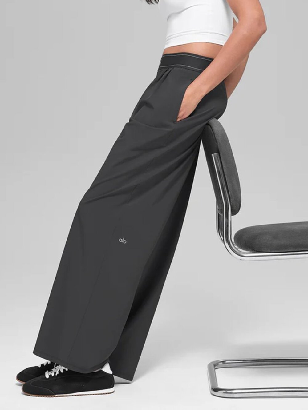 Dark grey ALO Yogo trousers 👖 Casual straight leg trousers (Regular)😆